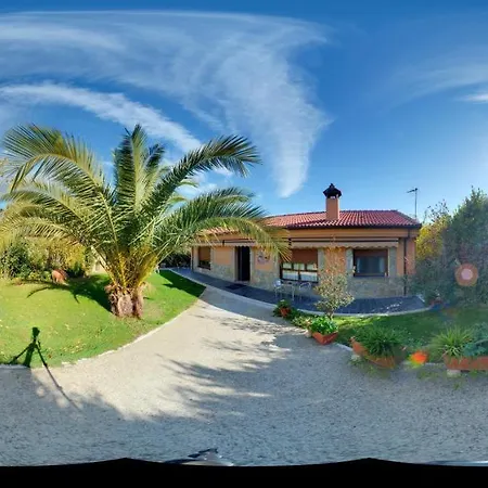 Comfortable House In With Mountain View