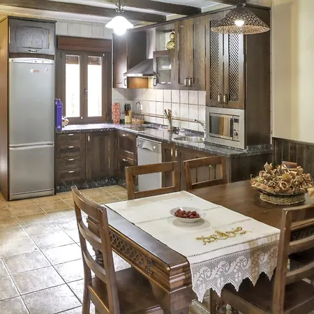 Dom wakacyjny Comfortable House In With Mountain View Sotoserrano