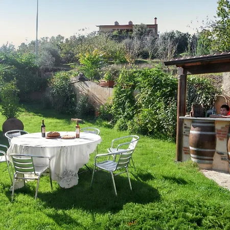 Comfortable House In With Mountain View