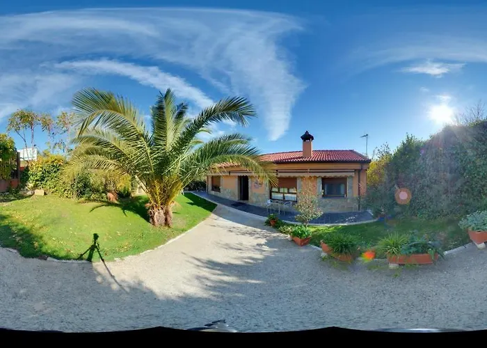 Comfortable House In With Mountain View