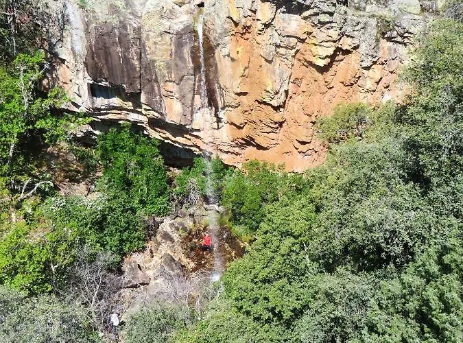 Comfortable House In With Mountain View Vakantiehuis *