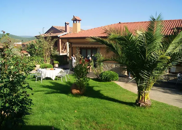 Comfortable House In With Mountain View